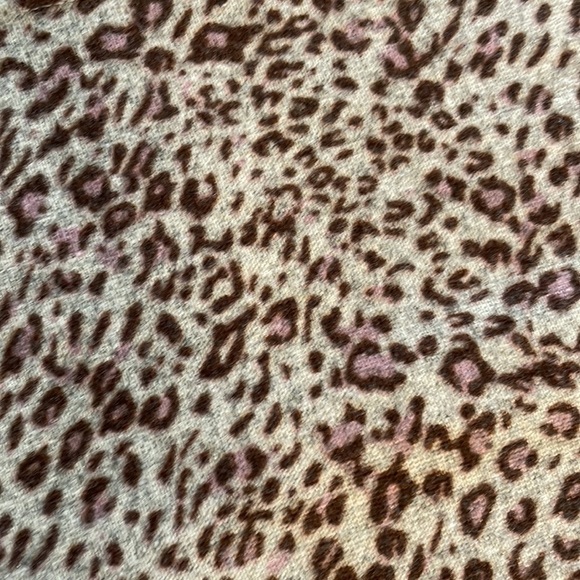 LOGO by Lori Goldstein multi color animal print knit top oversized M 3/4 sleeve - Picture 9 of 9